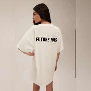 Chosen By Kyha FUTURE MRS OVERSIZED TEE - S